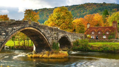 idyllische Brücke Wales
