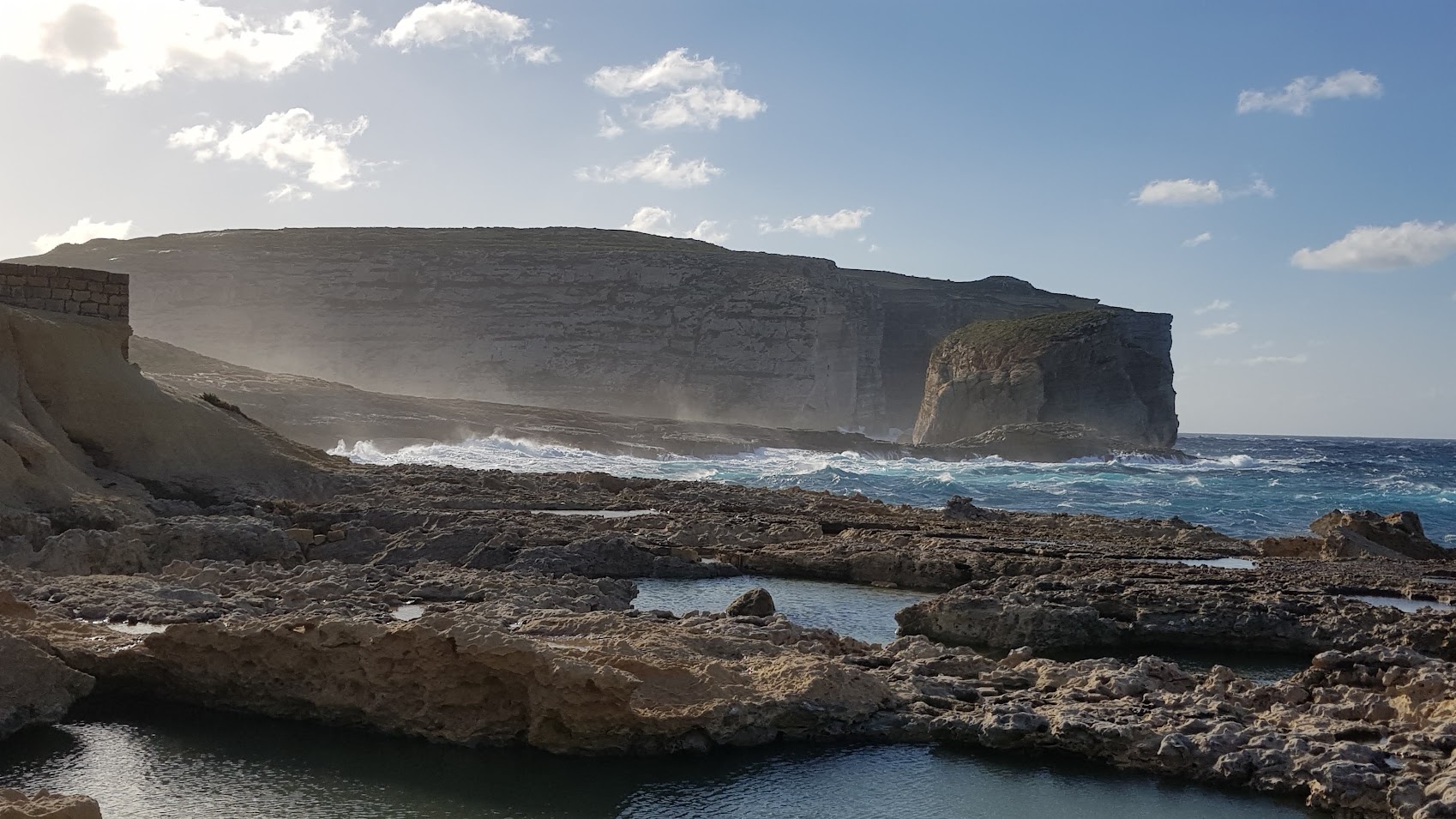 Gozo ist Maltas kleinere Schwester. Malerische Buchten und Dörfer prägen die vom Tourismus noch wenig berührte Insel.